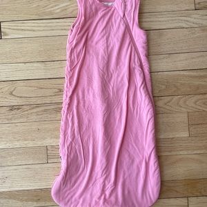 Kyte baby 1.0 sleep sack, size small.  Rose color